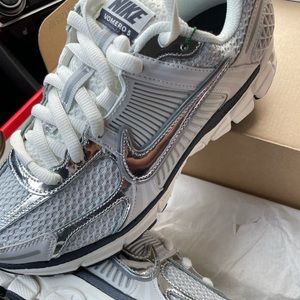 Nike Vomero 5 never worn!